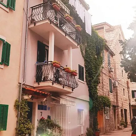 Apartment Art