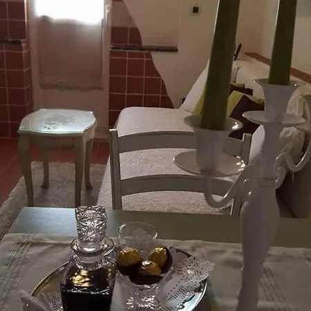Apartment Art Split